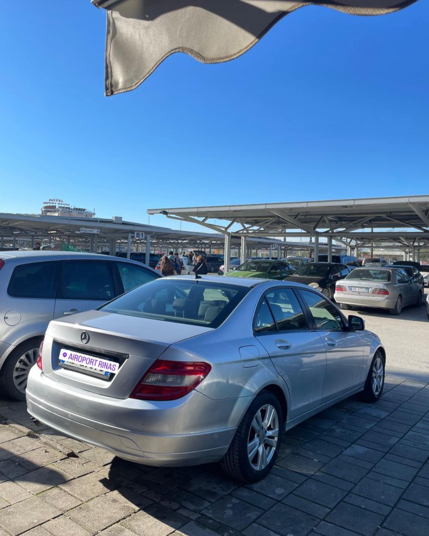 aeroport_rent_cars_1704794215_3276373808896427417_64353964866